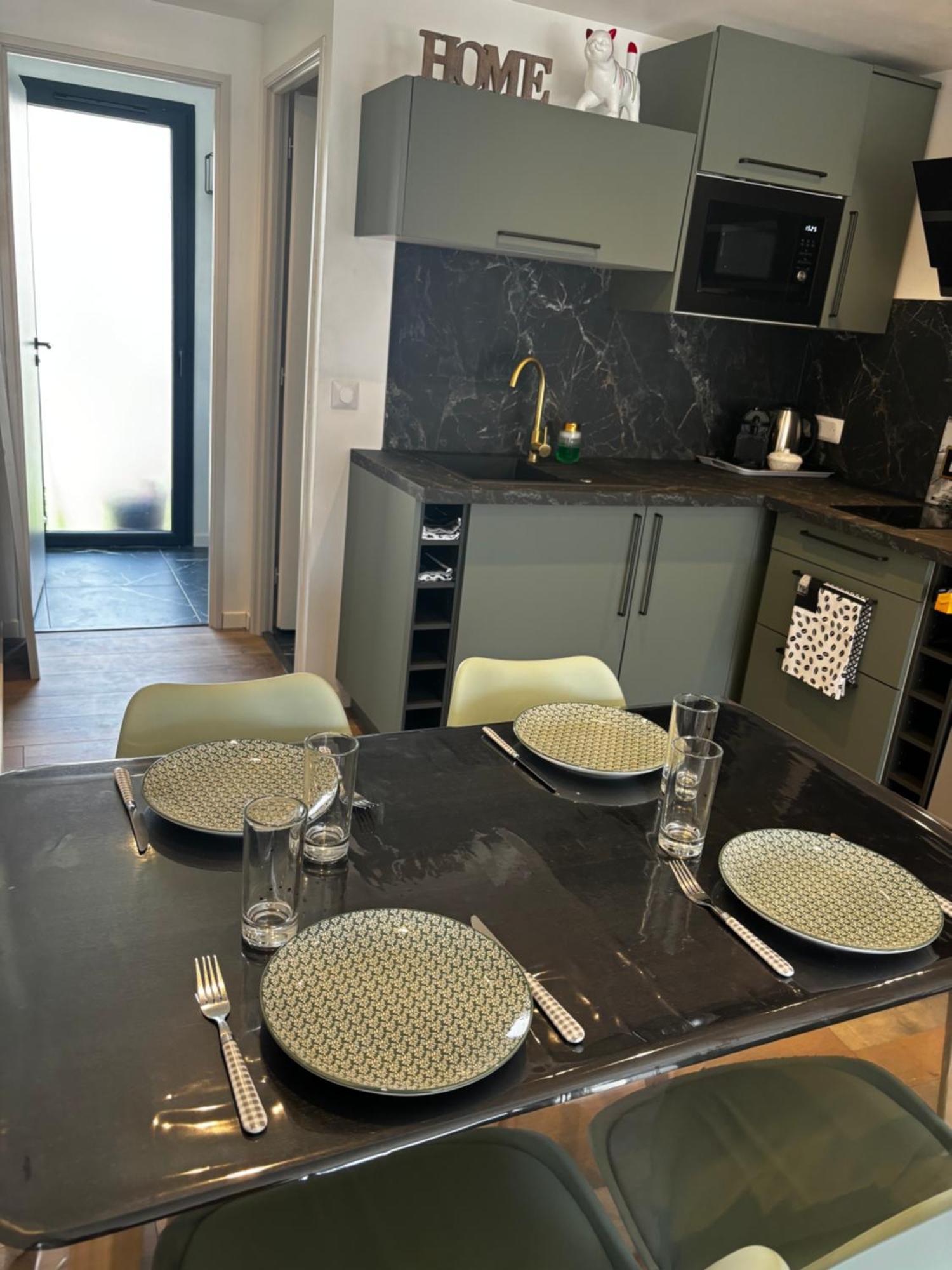 Logement Du Sud Avec Jacuzzi Sommières Zewnętrze zdjęcie