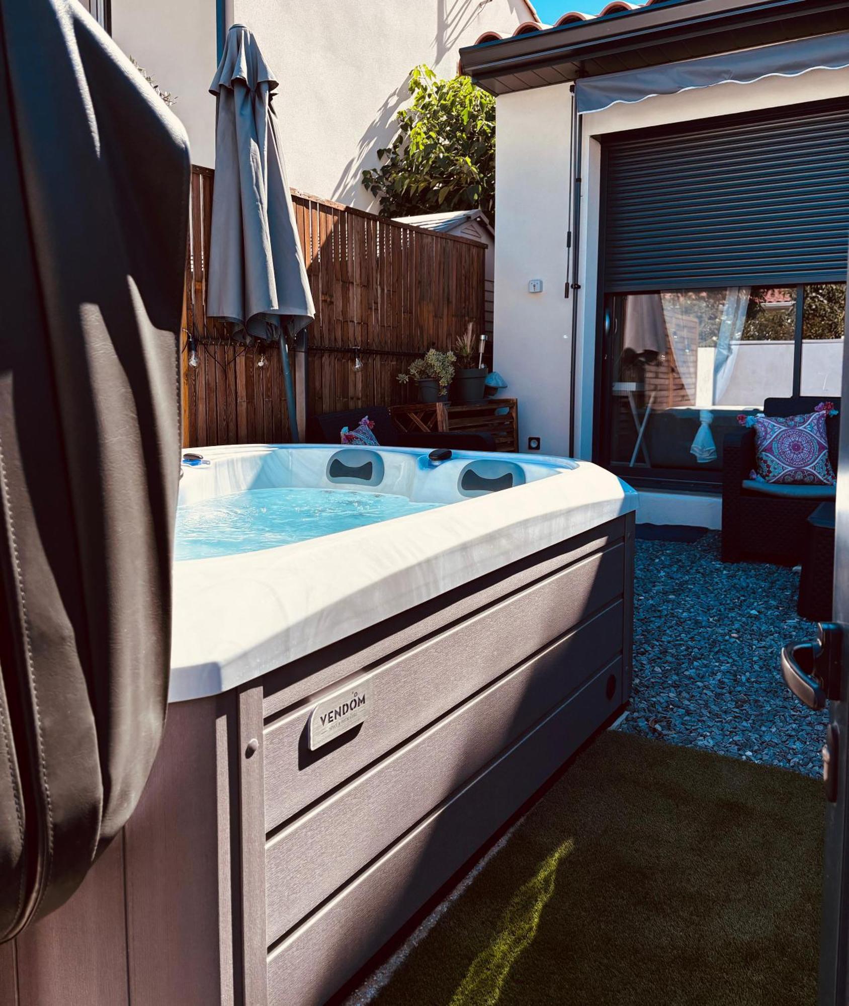 Logement Du Sud Avec Jacuzzi Sommières Zewnętrze zdjęcie